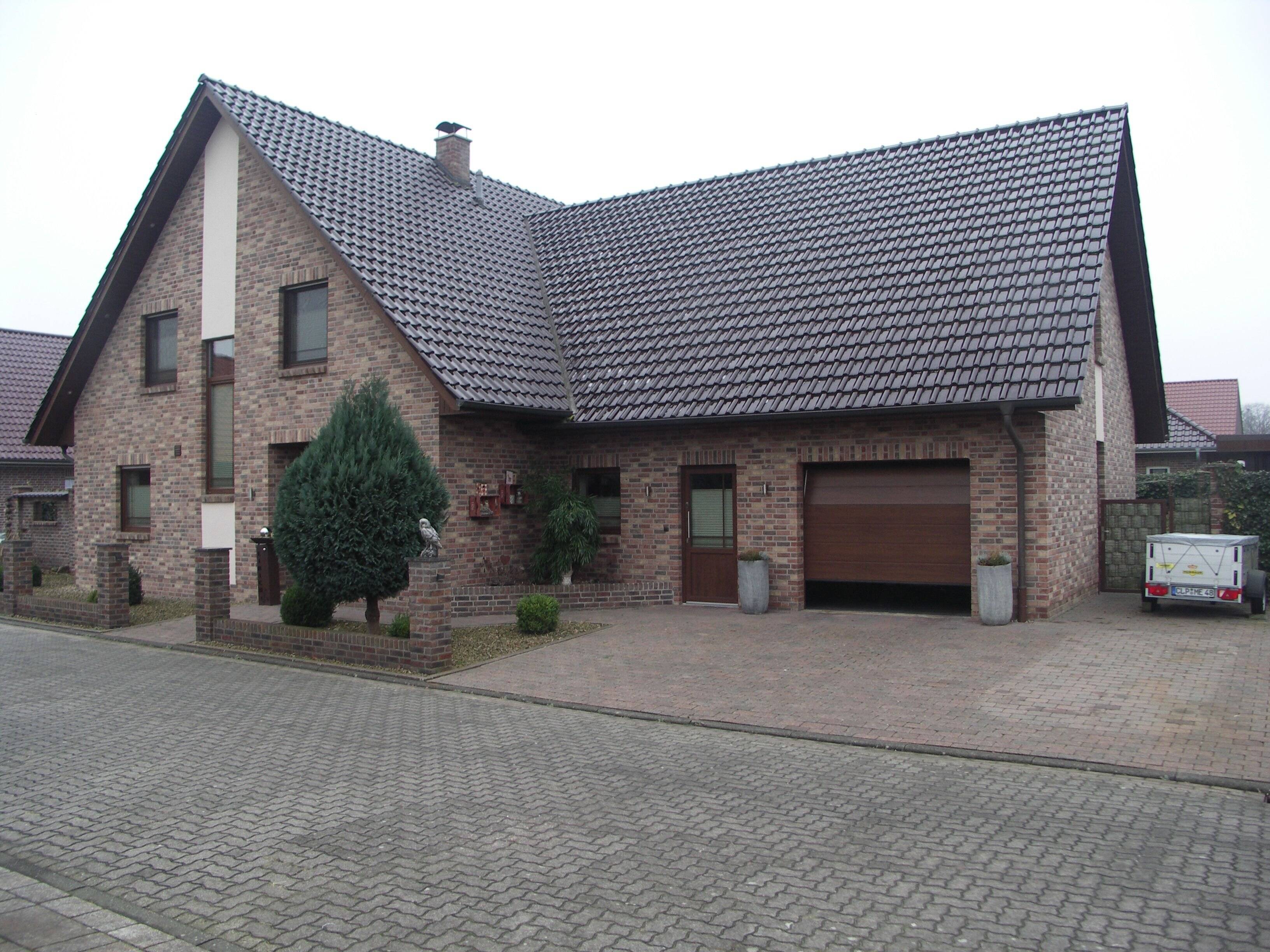 Villa zum Kauf 485.000 € 7 Zimmer 290 m²<br/>Wohnfläche 777 m²<br/>Grundstück Ramsloh Saterland 26683