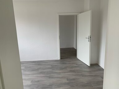 Wohnung zur Miete 685 € 5 Zimmer 105 m² EG frei ab sofort Stollberg Stollberg/Erzgebirge 09366