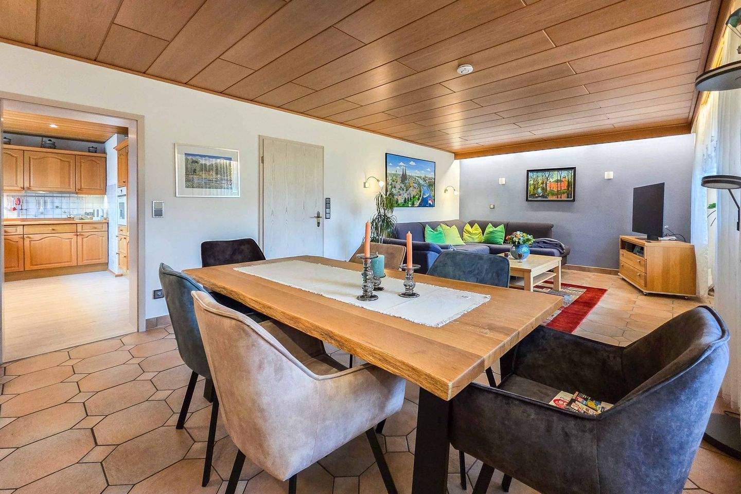 Immobilie in Troisdorf - Erbbaurecht: Top gepflegtes Zweifamilienhaus mit vielseitigem Nutzungspotenzial - Bild 1