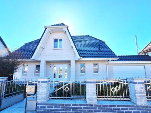 Einfamilienhaus zur Miete 4.500 € 6 Zimmer 200 m² 700 m² Grundstück frei ab 01.08.2026 Pinneberg 25421