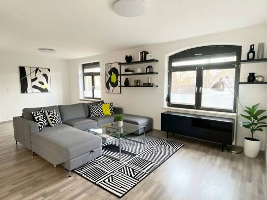 Wohnung zur Miete 550 € 3 Zimmer 97,3 m² EG Glauchauer Straße 11 Mosel Zwickau 08058