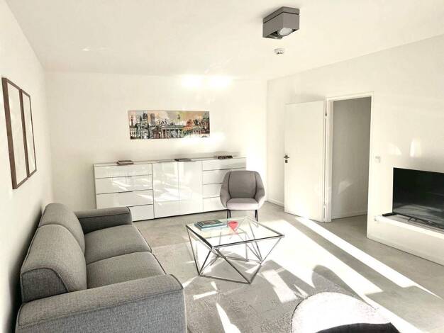 Wohnung zur Miete 2.000 € 2 Zimmer 71,9 m² frei ab 01.08.2025 Berlin 10623
