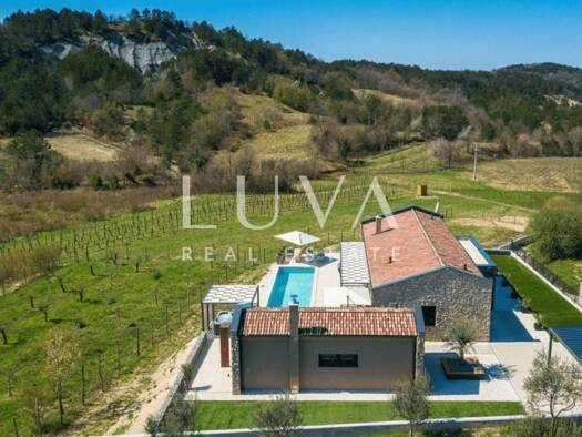 Haus zum Kauf 1.600.000 € 2 Zimmer 130 m² Hum, Buzet Buzet