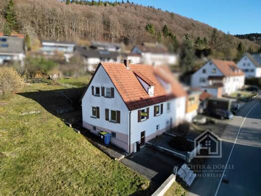 Doppelhaushälfte zum Kauf 119.000 € 4 Zimmer 71 m² 606 m² Grundstück Weberstraße 41 Dürbheim 78589