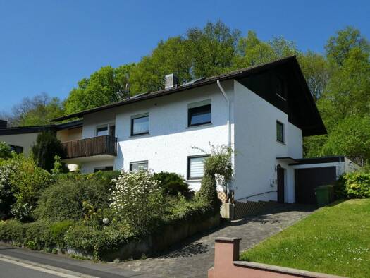 Einfamilienhaus zum Kauf 365.000 € 7,5 Zimmer 207 m² 708 m² Grundstück Wächtersbach 63607