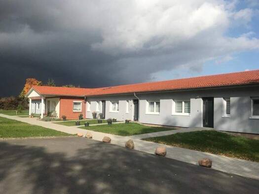 Wohnung zur Miete 415 € 1,5 Zimmer 63,3 m² frei ab 01.04.2026 Waldstraße 11 Tützpatz 17091