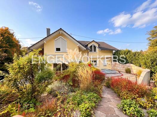 Villa zum Kauf 1.248.000 € 7 Zimmer 266 m² 2.966 m² Grundstück Zell-Weierbach Offenburg 77654