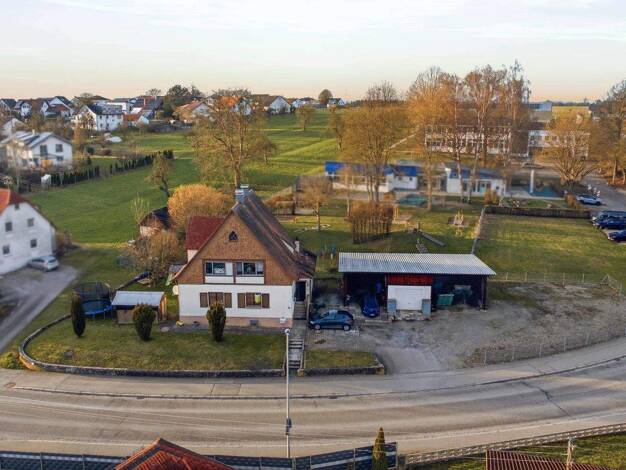 Mehrfamilienhaus zum Kauf 349.900 € 7 Zimmer 157,3 m² 1.023 m² Grundstück Bihlafingen Laupheim-Bihlafingen 88471