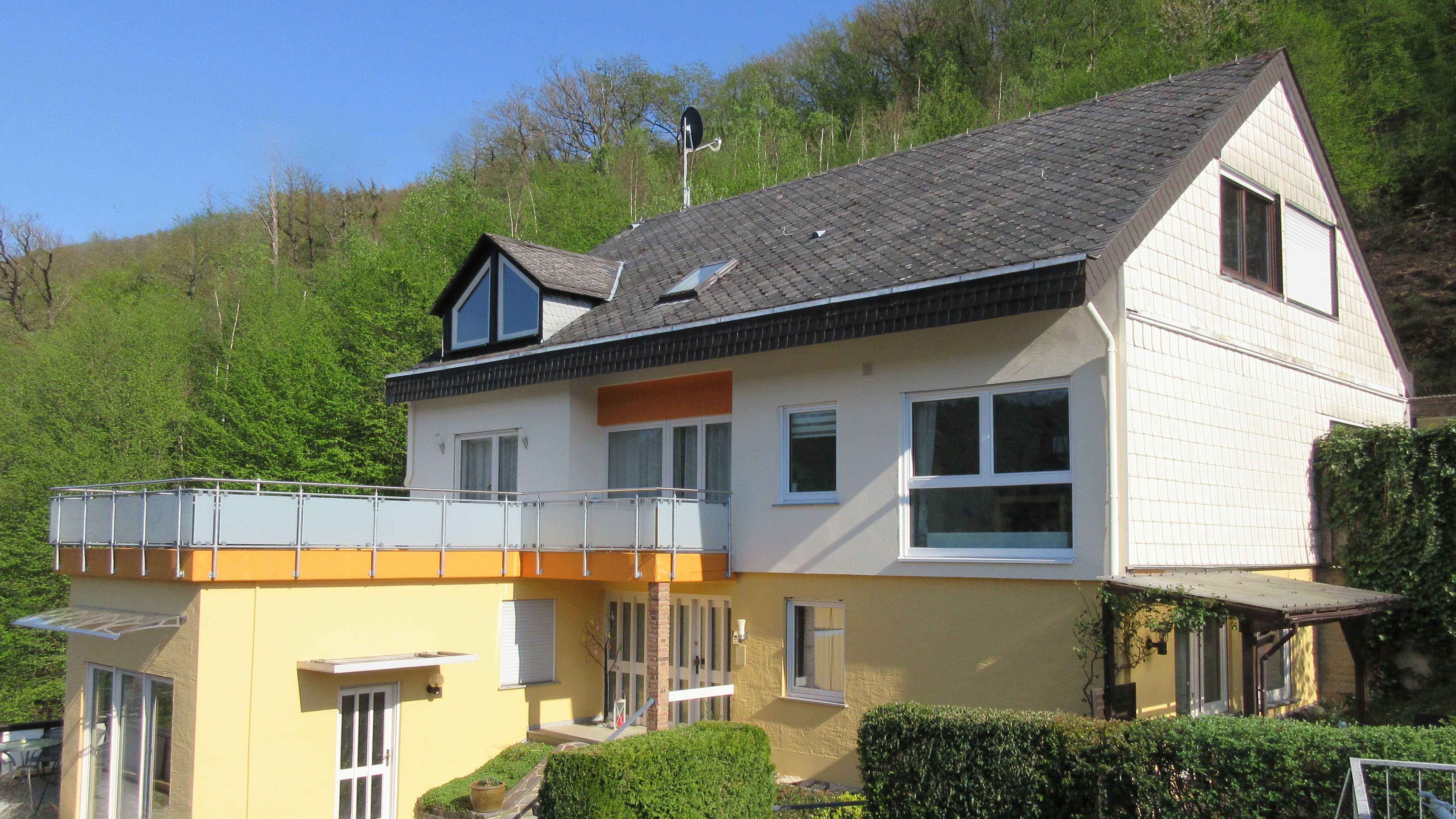 Einfamilienhaus zum Kauf provisionsfrei 619.000 € 14 Zimmer 325 m²<br/>Wohnfläche 1.841 m²<br/>Grundstück ab sofort<br/>Verfügbarkeit Cond Cochem 56812