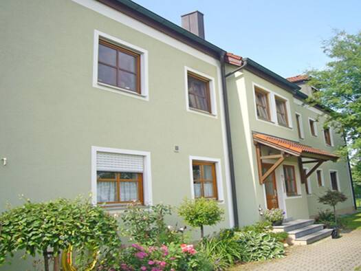 Wohnung zur Miete 1.045 € 4 Zimmer 95 m² frei ab 01.10.2026 Hauptstraße 53 c Karlskron Karlskron 85123