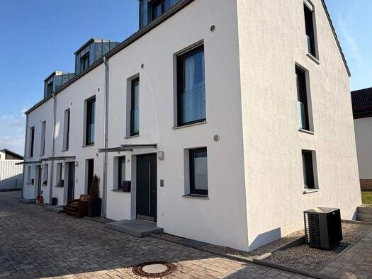 Reihenendhaus zum Kauf 659.000 € 4 Zimmer 134,7 m² 184 m² Grundstück Schwandorf Schwandorf 92421