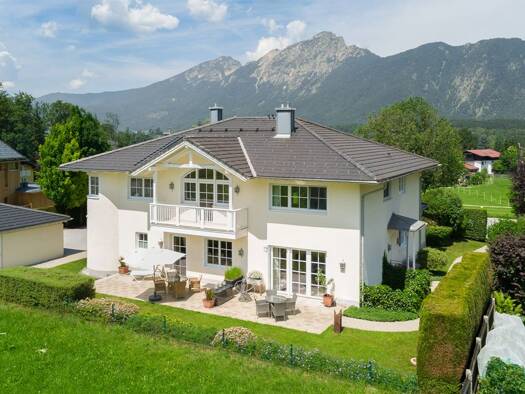 Villa zum Kauf 3.250.000 € 11 Zimmer 301,3 m² 1.433 m² Grundstück Großgmain 5084