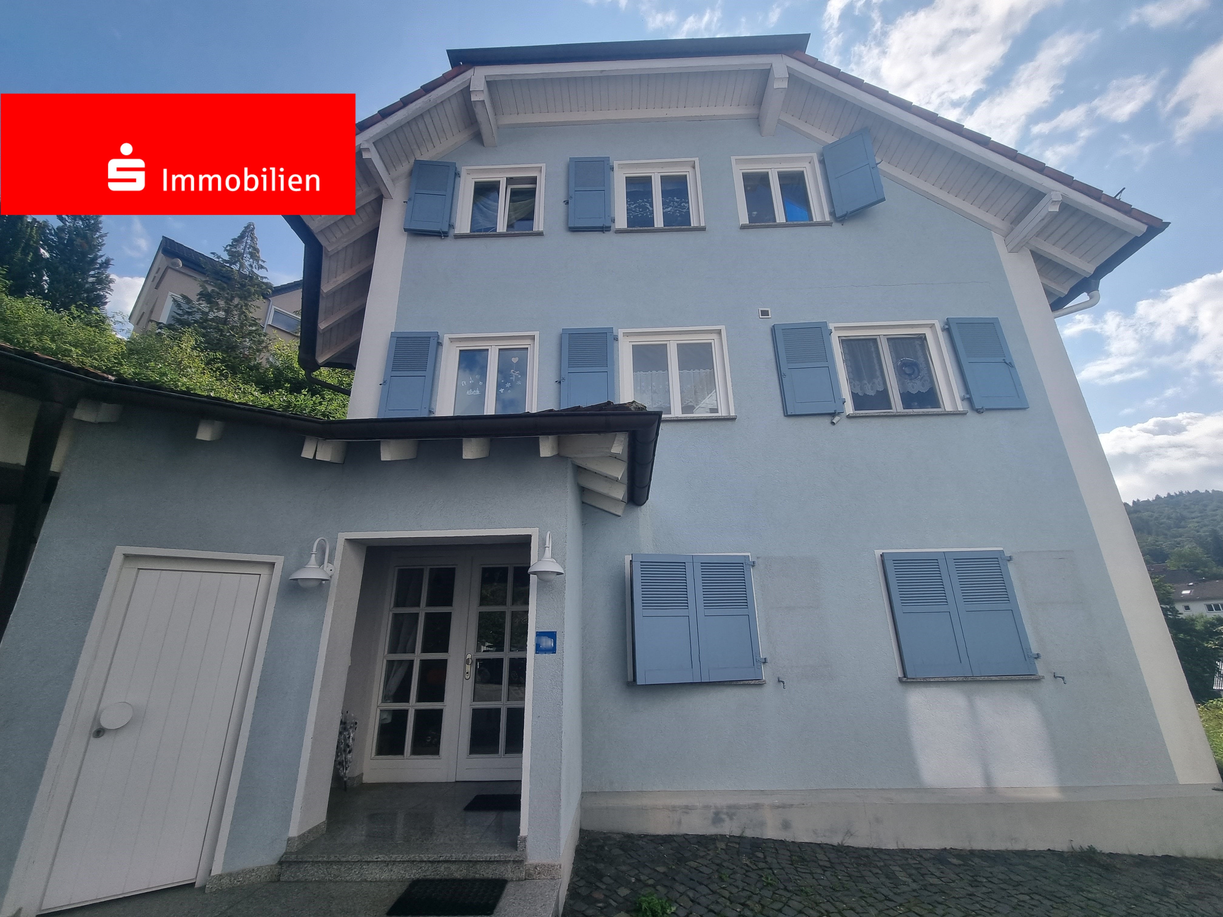 Mehrfamilienhaus zum Kauf 375.000 € 8 Zimmer 217 m²<br/>Wohnfläche 622 m²<br/>Grundstück ab sofort<br/>Verfügbarkeit Rod an der Weil Weilrod 61276