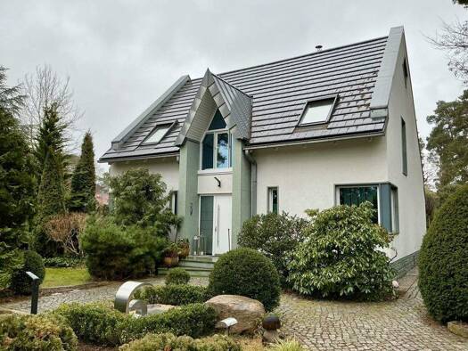 Einfamilienhaus zum Kauf 875.000 € 7 Zimmer 195 m² 1.210 m² Grundstück frei ab 01.09.2026 Zeuthen 15738