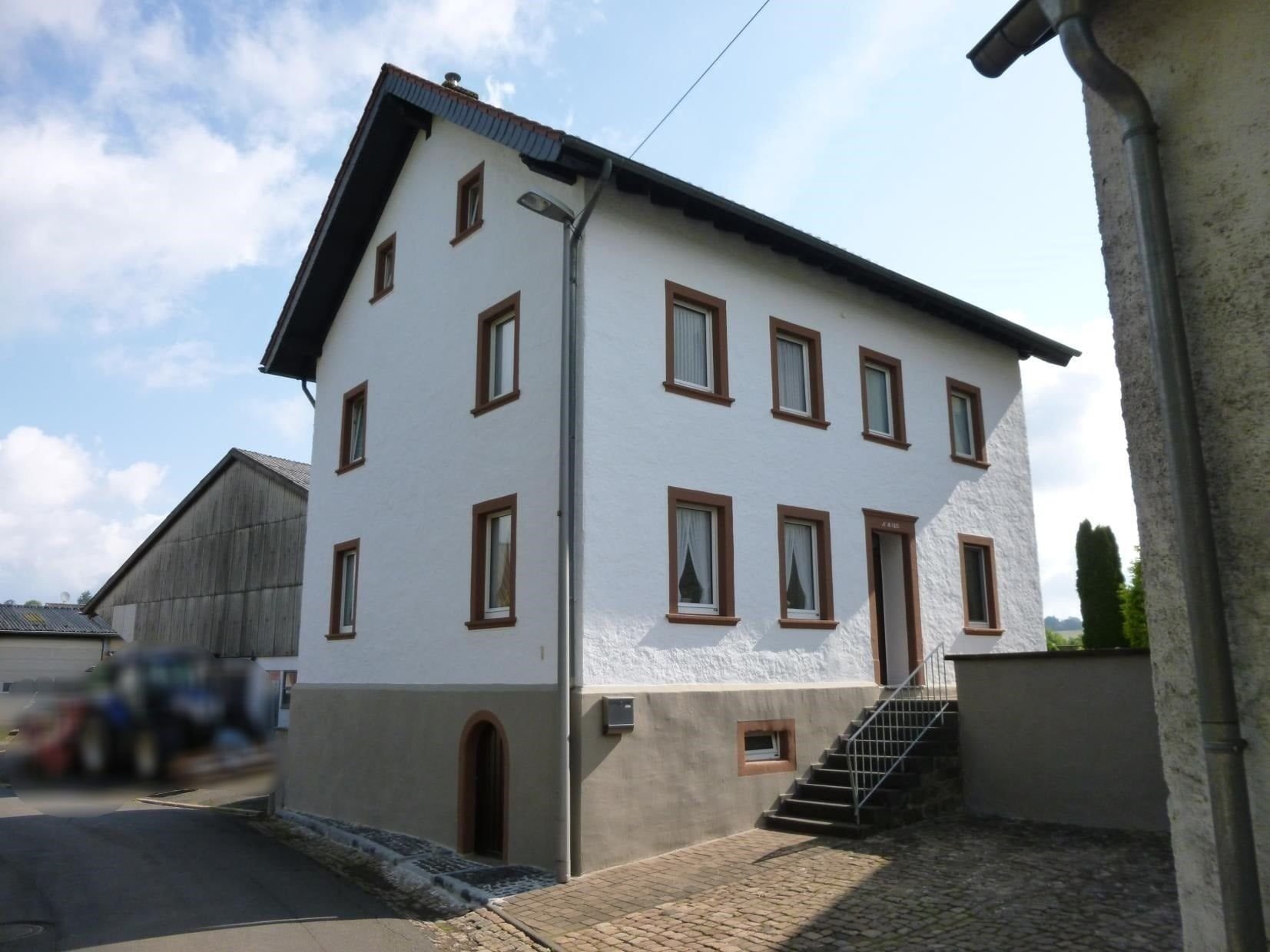 Einfamilienhaus zum Kauf provisionsfrei 167.000 € 6 Zimmer 176 m²<br/>Wohnfläche 701 m²<br/>Grundstück Zur Eishöhle 1 Roth Gerolstein 54568