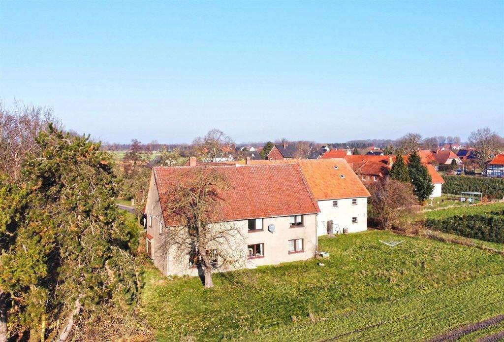 Immobilie in Lübbecke - Ehemaliges landwirtschaftliches Gebäude mit etwa 2,5 ha Land - Bild 2
