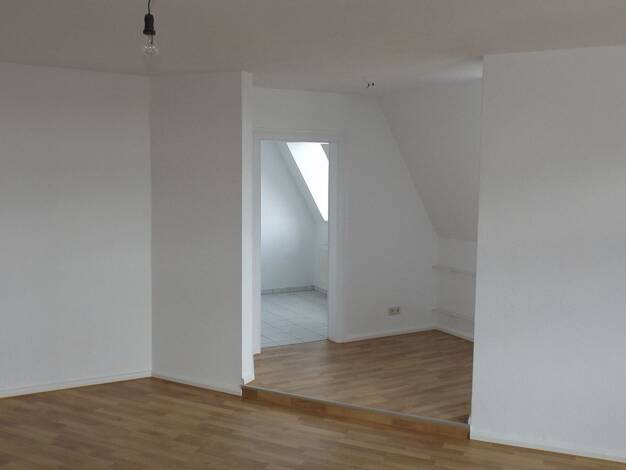 Wohnung zur Miete 445 € 2,5 Zimmer 74,4 m² Dachgeschoss, 4. Geschoss Wielandstraße 19 Südstadt Görlitz 02826