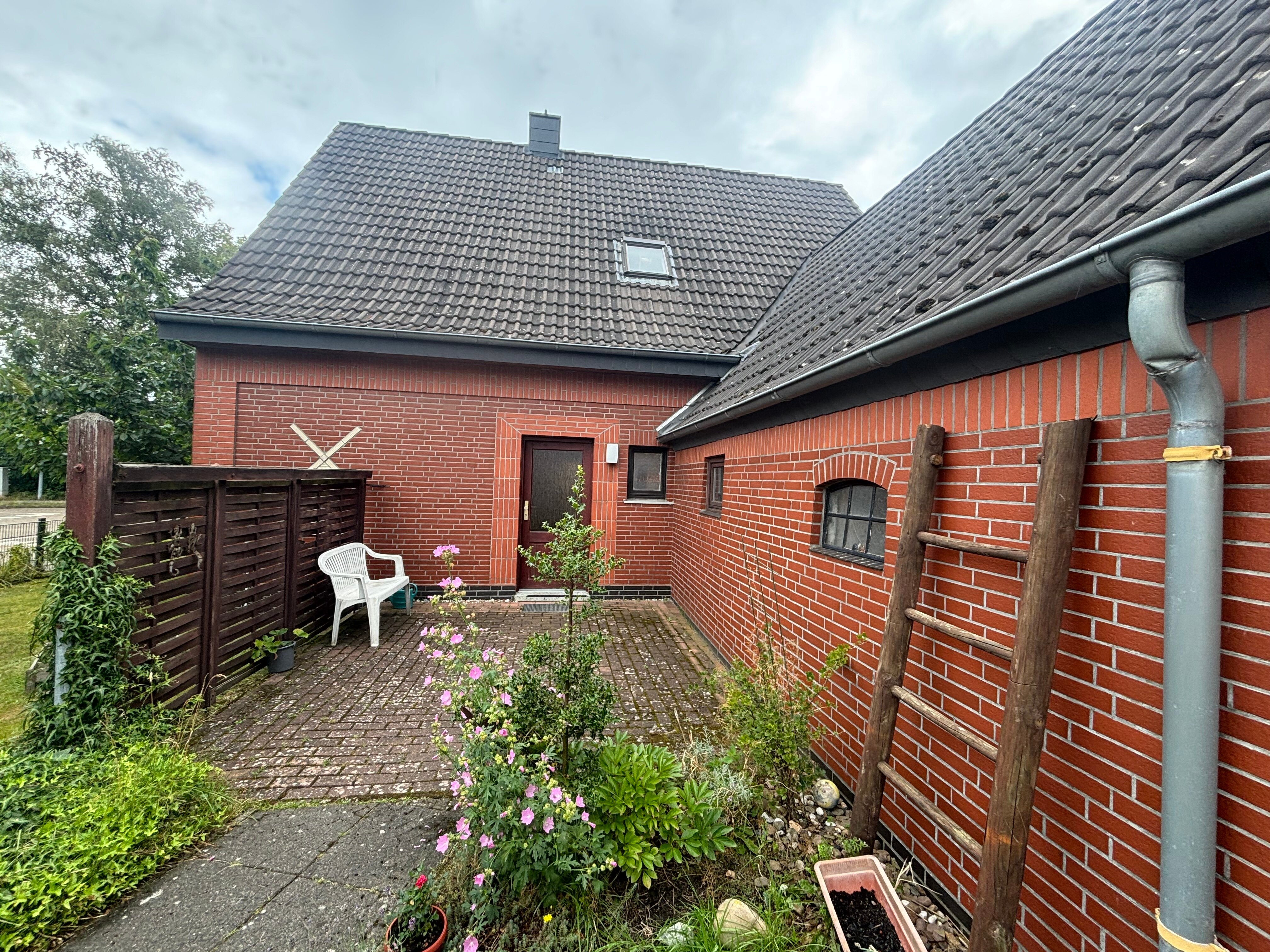 Einfamilienhaus zum Kauf 274.000 € 5 Zimmer 110 m²<br/>Wohnfläche 470 m²<br/>Grundstück Iprump - Stickgras II - Bezirk 2 Delmenhorst 27749