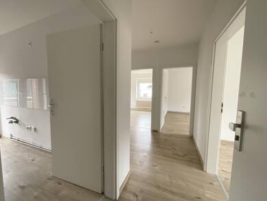 Wohnung zur Miete 529 € 3 Zimmer 65 m² 1. Geschoss Petkumer Straße 4 Stadtzentrum Emden 26725