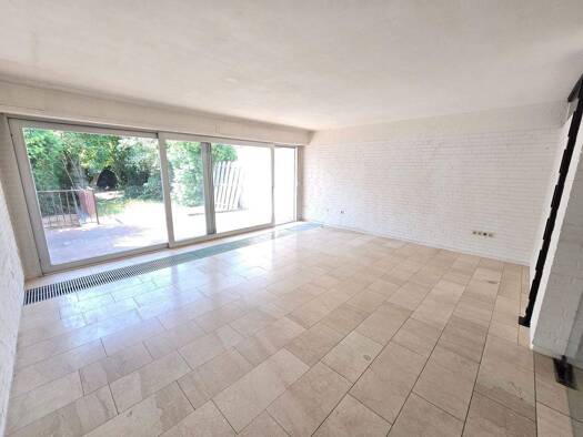 Reihenmittelhaus zum Kauf 300.000 € 5 Zimmer 147 m² 208 m² Grundstück frei ab 01.01.2026 Gertrudenweg 8 Weilerswist 53919