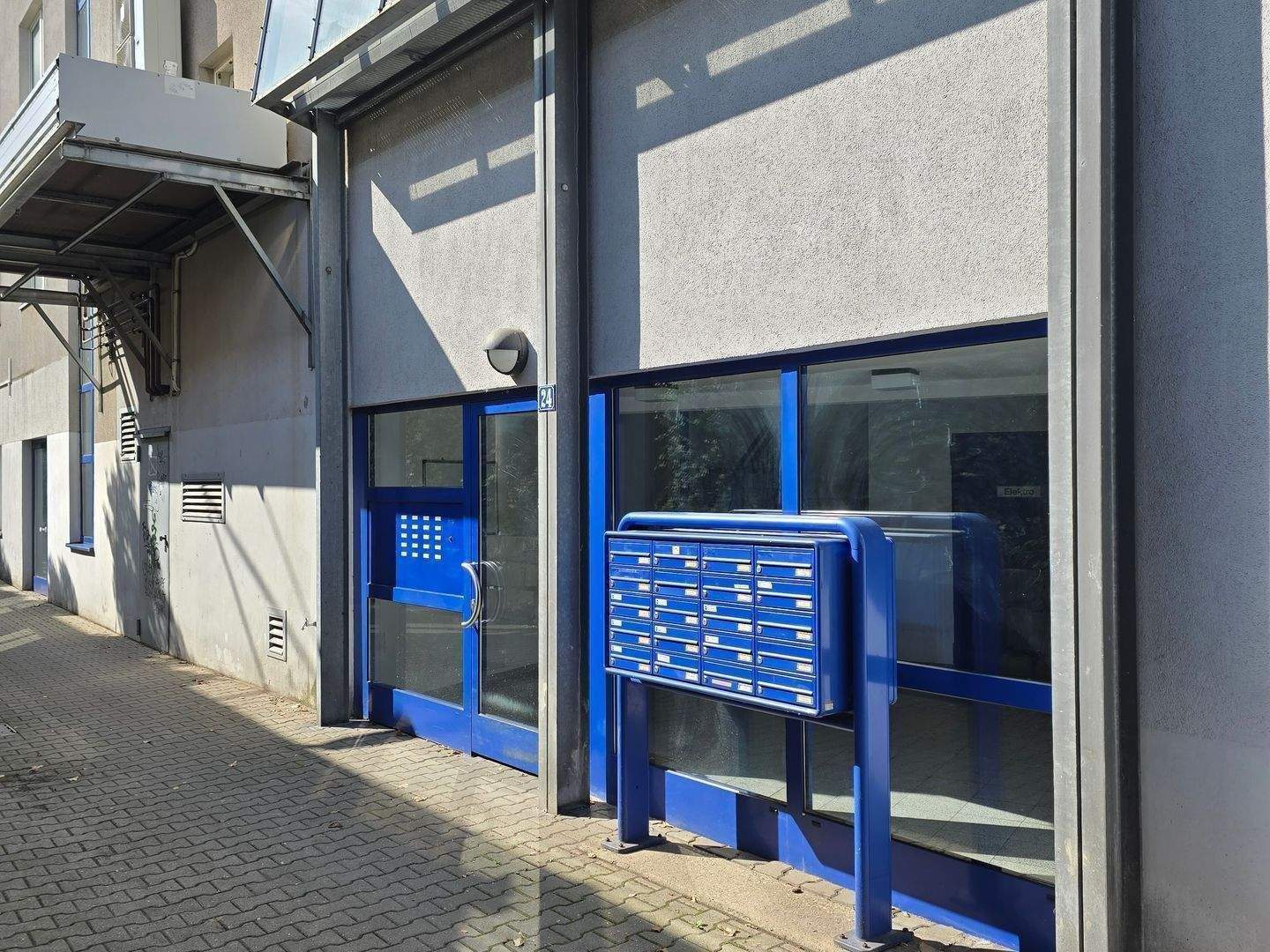 1 Zimmer mit Balkon und Tiefgaragenstellplatz – Gottfriedstraße 24, 90478 Nürnberg – Vorschaubild 4