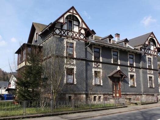 Mehrfamilienhaus zum Kauf provisionsfrei 240.000 € 10 Zimmer 472 m² 800 m² Grundstück frei ab sofort Am Bahnhof 2 Steinach 96523