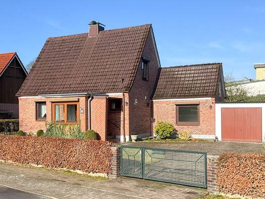 Einfamilienhaus zum Kauf 279.000 € 3,5 Zimmer 79 m² 1.005 m² Grundstück Itzstedt 23845