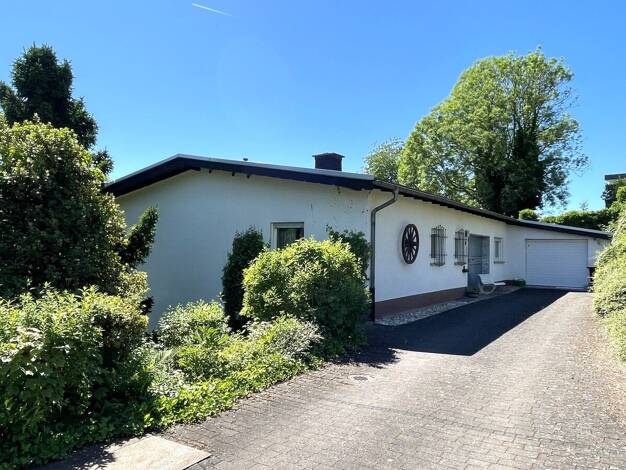 Einfamilienhaus zum Kauf 375.000 € 7 Zimmer 229 m² 1.282 m² Grundstück Bischoffen Bischoffen 35649