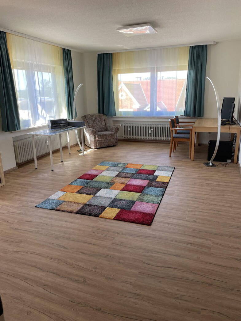 Wohnung zur Miete 750 € 3 Zimmer 99 m² 2. Geschoss Neustädter Str. 23 Diespeck Diespeck 91456