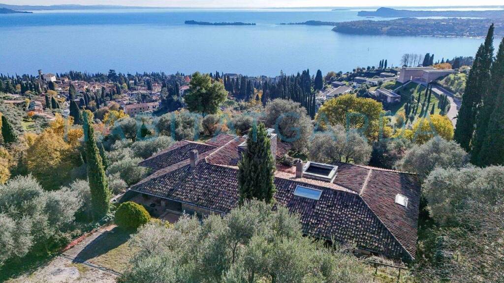 Villa zum Kauf 2.390.000 € 7 Zimmer 320 m² 10.000 m² Grundstück frei ab sofort Gardone 25083