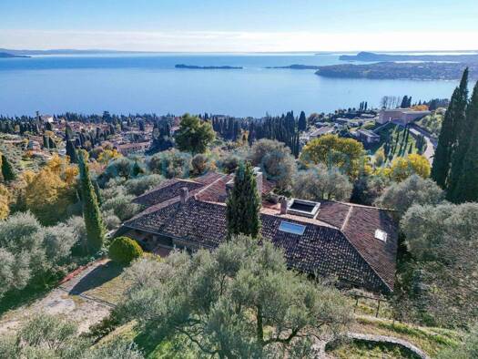 Villa zum Kauf 2.390.000 € 7 Zimmer 320 m² 10.000 m² Grundstück frei ab sofort Gardone Riviera 25083