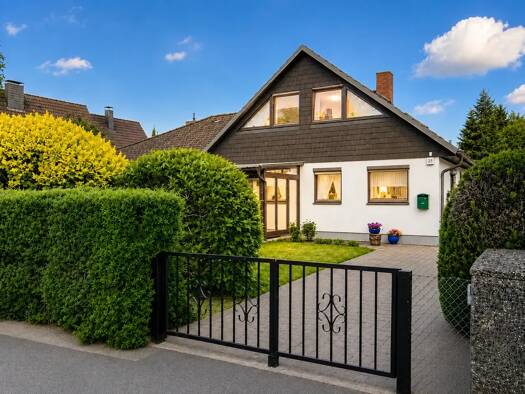 Doppelhaushälfte zum Kauf 595.000 € 5 Zimmer 131,5 m² 459 m² Grundstück frei ab sofort Langenjären 21 Hummelsbüttel Wandsbek 22339