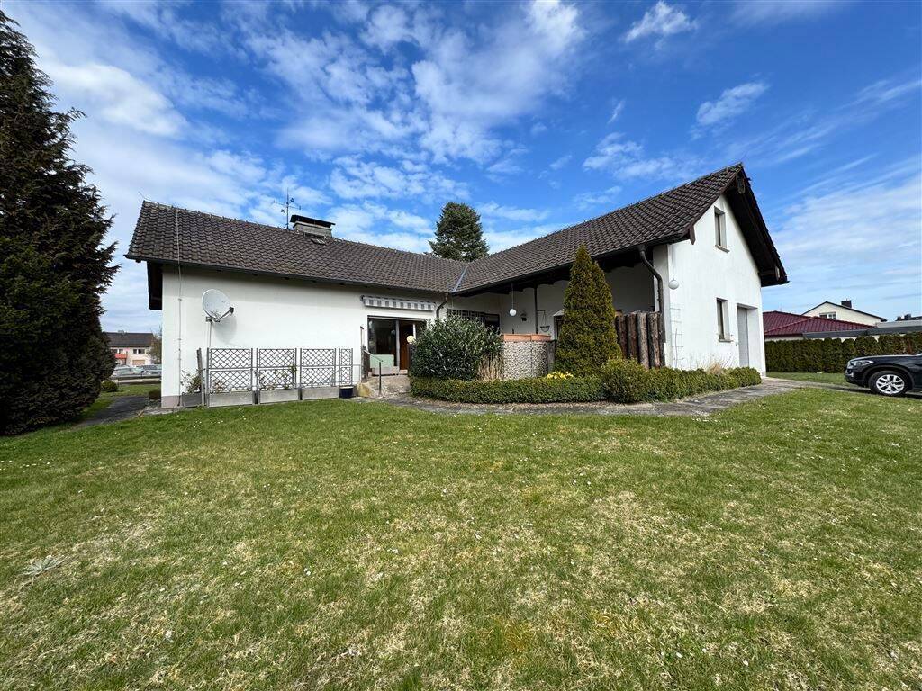 Immobilie in Borgentreich - Borgentreich - Wohnen auf einer Ebene - Charmantes Einfamilienhaus - ab sofort verfügbar - Bild 0