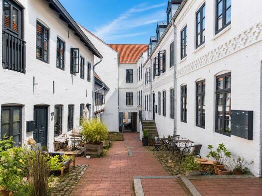 Mehrfamilienhaus zum Kauf 3.100.000 € 31 Zimmer 962 m² 784 m² Grundstück Altstadt Flensburg 24939