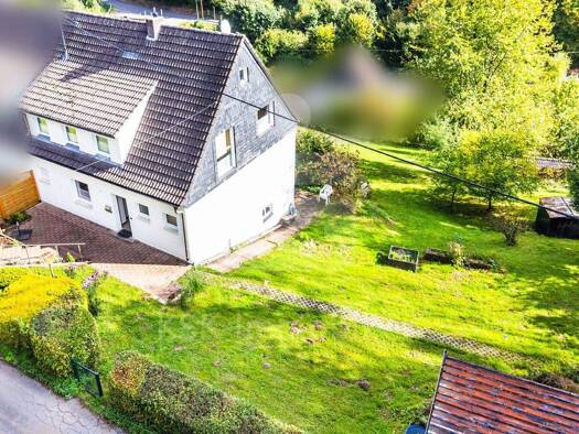 Doppelhaushälfte zum Kauf 149.000 € 4 Zimmer 120 m² 1.394 m² Grundstück Derschlag Gummersbach / Derschlag 51645