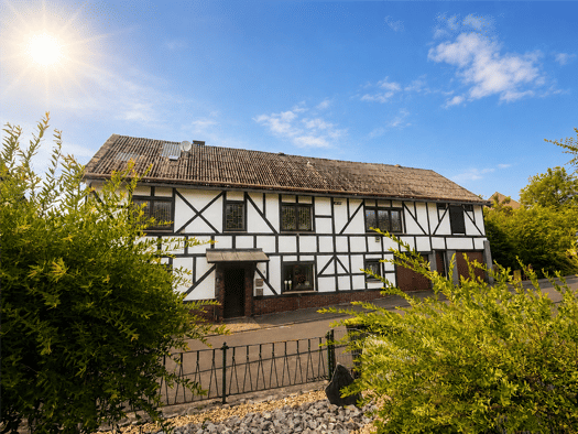 Einfamilienhaus zum Kauf 155.000 € 6 Zimmer 200 m² 1.700 m² Grundstück Fluterschen 57614