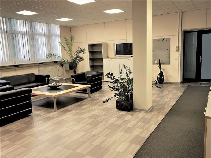 Bürofläche zur Miete 10 € 10 Zimmer 408 m²<br/>Bürofläche Halberstädter Str. 189 Salzmannstraße Magdeburg 39112