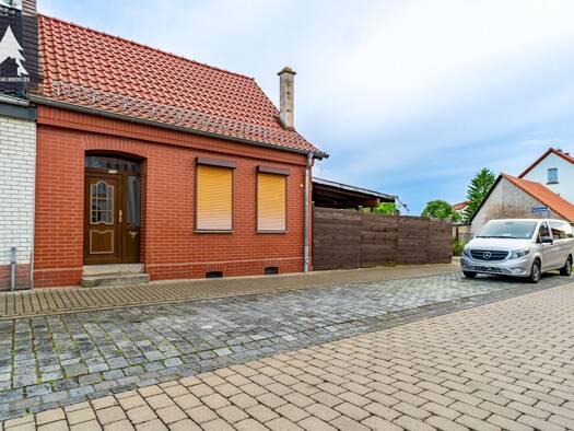 Reihenendhaus zum Kauf 60.000 € 3 Zimmer 66 m² 195 m² Grundstück Bahnhofstraße 335d Frose Seeland 06464