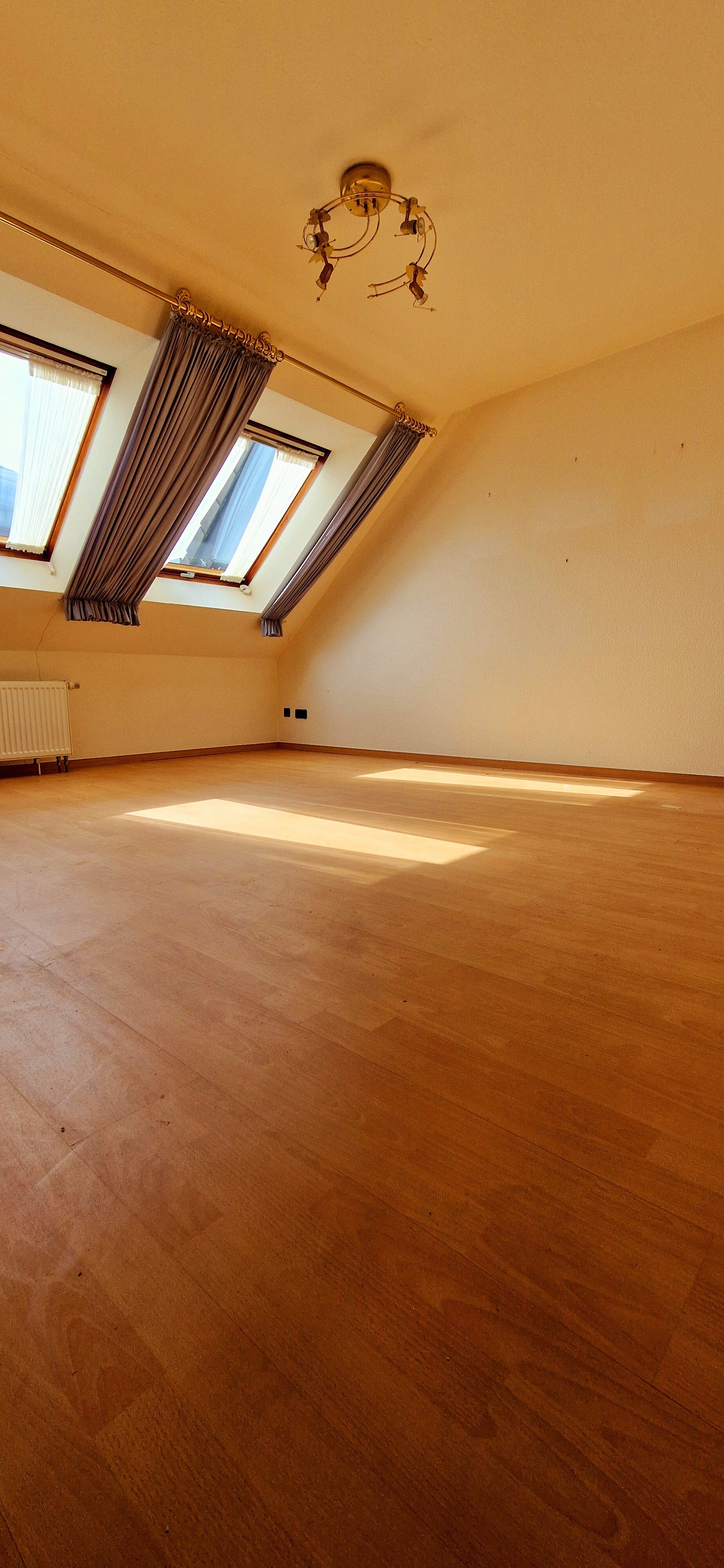 Wohnung zum Kauf 185.000 € 3 Zimmer 68 m²<br/>Wohnfläche 3.<br/>Geschoss Dönberg Wuppertal 42111