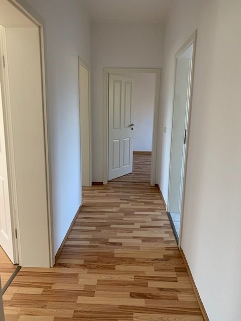 Wohnung zur Miete 370 € 3 Zimmer 65 m²<br/>Wohnfläche 1.<br/>Geschoss ab sofort<br/>Verfügbarkeit Leunaer Straße 1a Merseburg Merseburg 06217