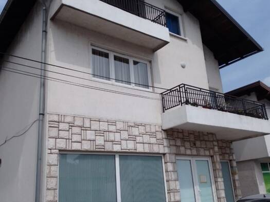 Einfamilienhaus zum Kauf 100.000 € 9 Zimmer 300 m² 400 m² Grundstück Bihac 77000