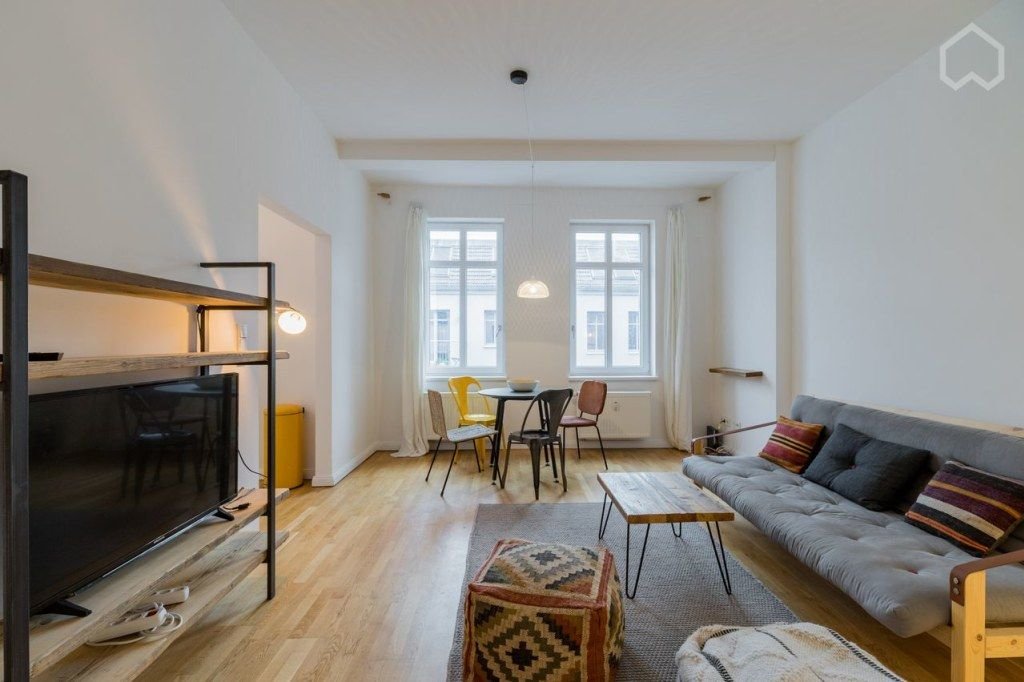 Wohnung zur Miete Wohnen auf Zeit 1.885 € 3 Zimmer 62 m²<br/>Wohnfläche 02.10.2024<br/>Verfügbarkeit Dirschauer Straße Friedrichshain Berlin 10245