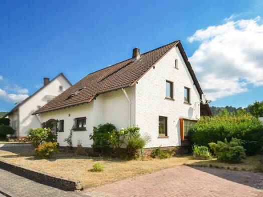 Haus zum Kauf 465.000 € 5,5 Zimmer 140 m² 616 m² Grundstück Wittlich Wittlich 54516