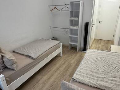 WG-Zimmer zur Miete Wohnen auf Zeit 812 € 12 m² frei ab 30.09.2025 Seestraße 0 Untereisesheim 74257