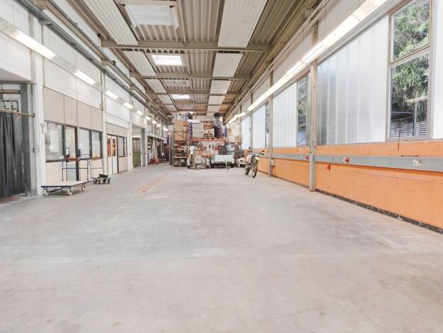 Lagerhalle zur Miete 5,62 € 614 m² Lagerfläche Schlierbach 73278