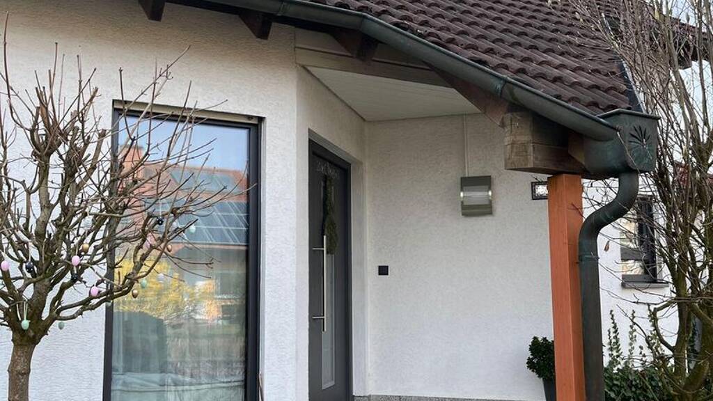 Einfamilienhaus zur Miete 2.050 € 6 Zimmer 230 m² 1.050 m² Grundstück frei ab 01.08.2026 Straßgiech Scheßlitz 96110