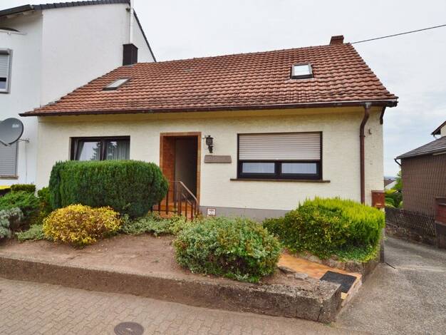 Haus zum Kauf 185.000 € 7 Zimmer 215,7 m² 1.525 m² Grundstück Riegelsberg Riegelsberg 66292