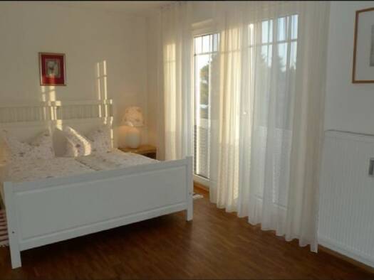 Wohnung zur Miete Wohnen auf Zeit 1.590 € 2,5 Zimmer 70 m² frei ab 01.01.2026 Kyffhäuserstr. 13 Striesen-West Dresden 01309