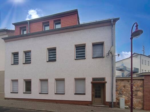 Einfamilienhaus zum Kauf 220.000 € 7 Zimmer 185 m² 240 m² Grundstück frei ab sofort Borna 04552