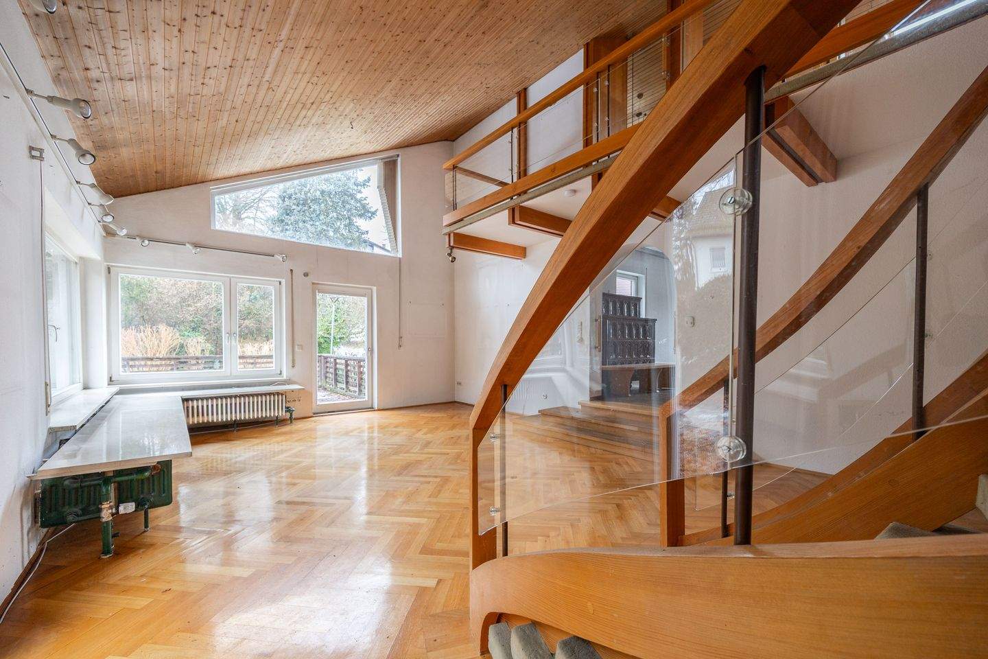 Immobilie in Schwabach - Seltene Chance in Schwabach: 1.220 m² Grundstück + EFH mit Pool, Sauna & Kamin - Bild 1